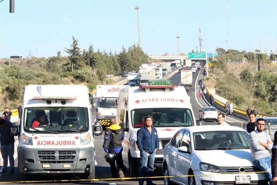 Se reporta que hay al menos veinte kilómetros de afectación vehicular con rumbo a Toluca.