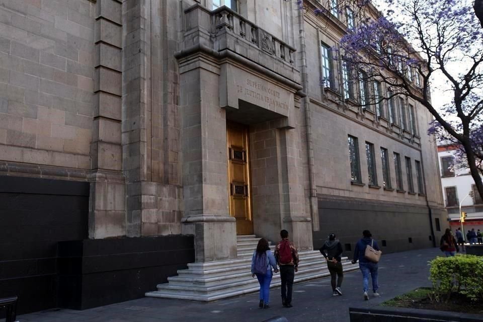 La SCJN cerró su periodo de sesiones sin resolver las controversias sobre la reducción de salarios en órganos autónomos, aplicada en PEF 2019.