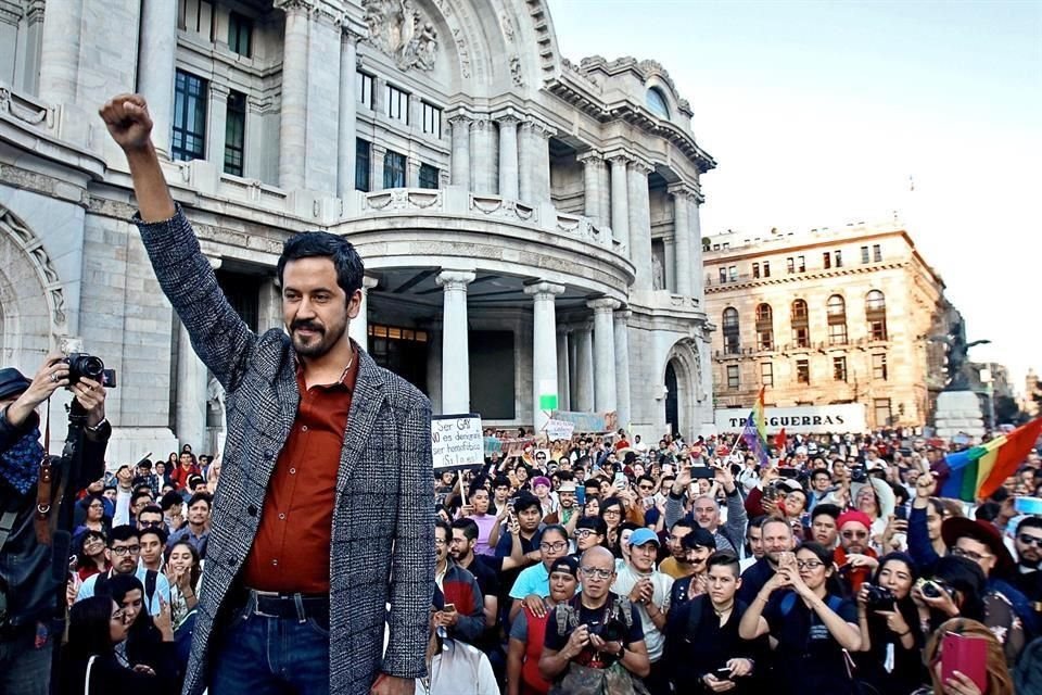 El artista Fabián Cháirez leyó un mensaje en el que pugnó por defender la libertad de expresión desde todas las trincheras.