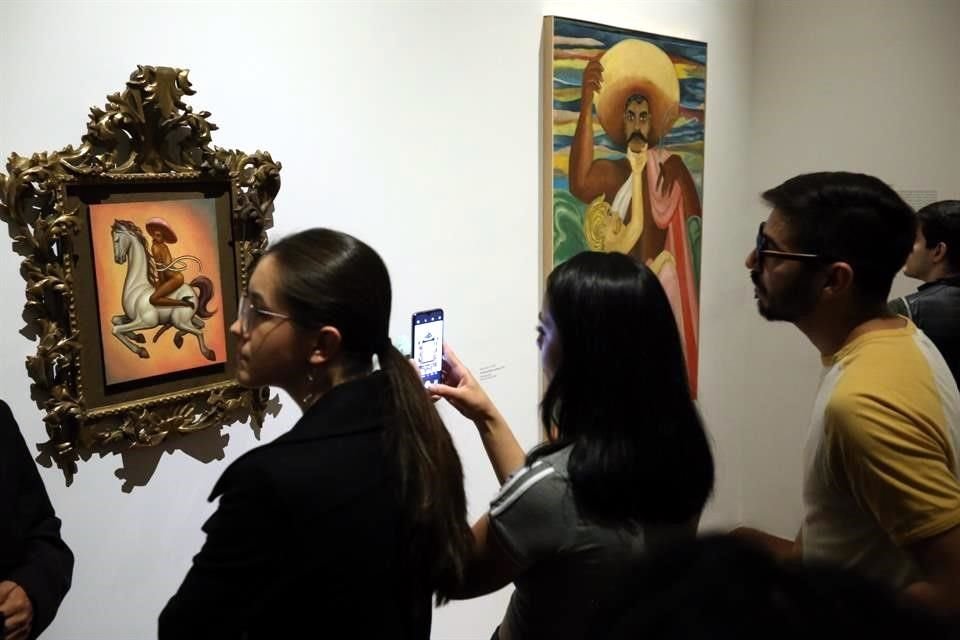 Largas filas se registran para ver la obra de Fabián Cháirez.