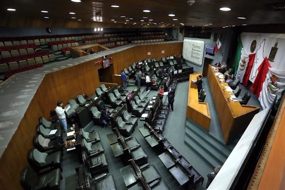 El Congreso local parará desde hoy todas las actividades legislativas y sólo sesionará en caso de urgencia.