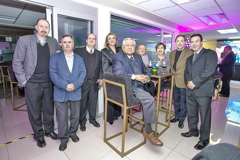 Dr. Mario de la Garza, Dr. Manuel Gracián, Dr. Raúl Garza, Ing. Sandra Ceniceros Guillén, Dr. José Luis García Mercado, Dr. Román Lavalle, Dra. Patricia Aguilar, Dr. José Gallardo y Dr. Alan Barrera.