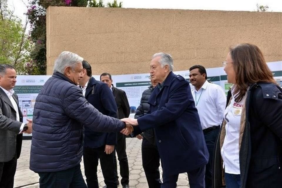 'Antes de concluir el año, inicio una gira de trabajo con el Presidente', tuiteó Bartlett.