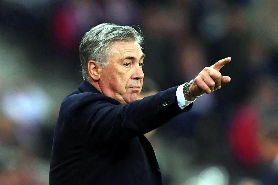 Carlo Ancelotti era hasta hace dos semanas el DT del Napoli.