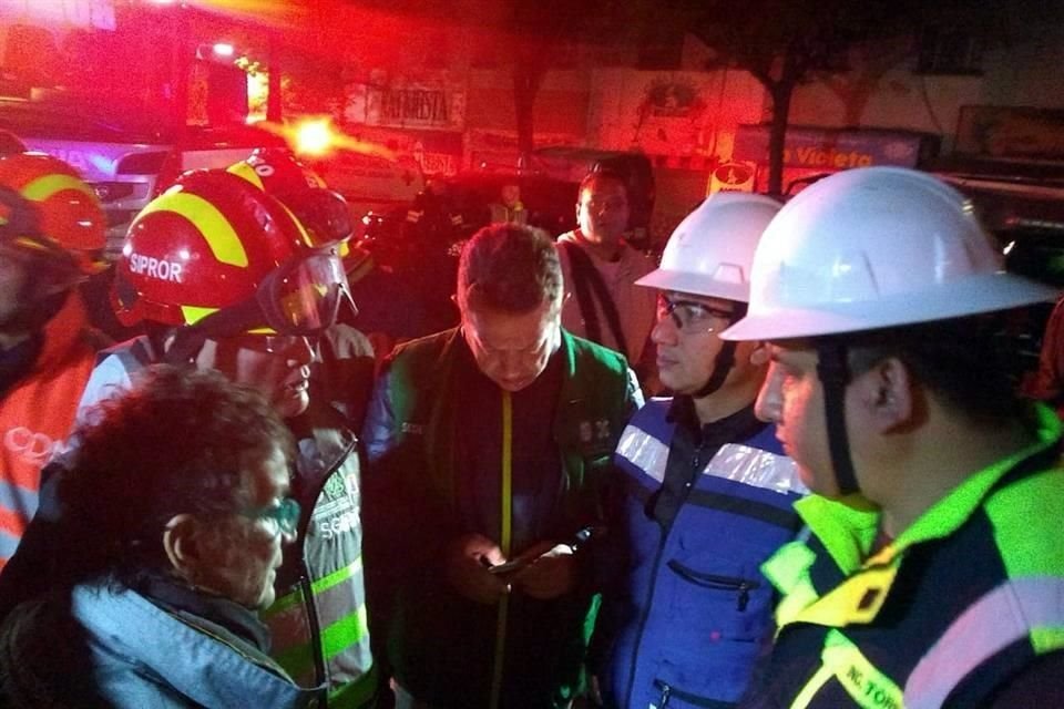 Autoridades informaron que el incendio en el mercado de La Merced se encuentra extinto en su totalidad; deja un muerto y varios heridos.