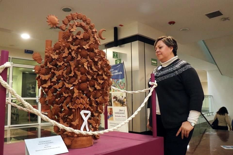 El árbol de los deseos se irá vistiendo con representaciones alegóricas de cada testimonio.