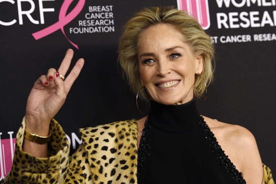 La cuenta de Bumble de Sharon Stone fue cerrada el domingo tras múltiples reportes que aseguraban que era un perfil falso.