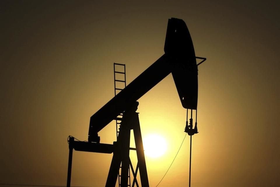 Los futuros del West Texas Intermediate de Estados Unidos ganaron 0.03 por ciento, a 58.54 dólares por barril.