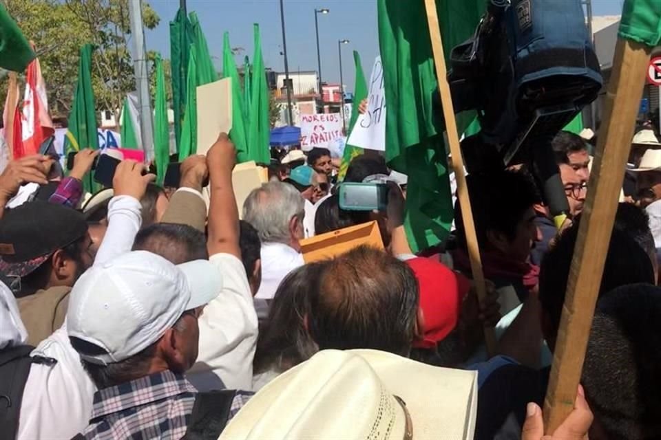 El Presidente no respondió a los reclamos de los manifestantes.