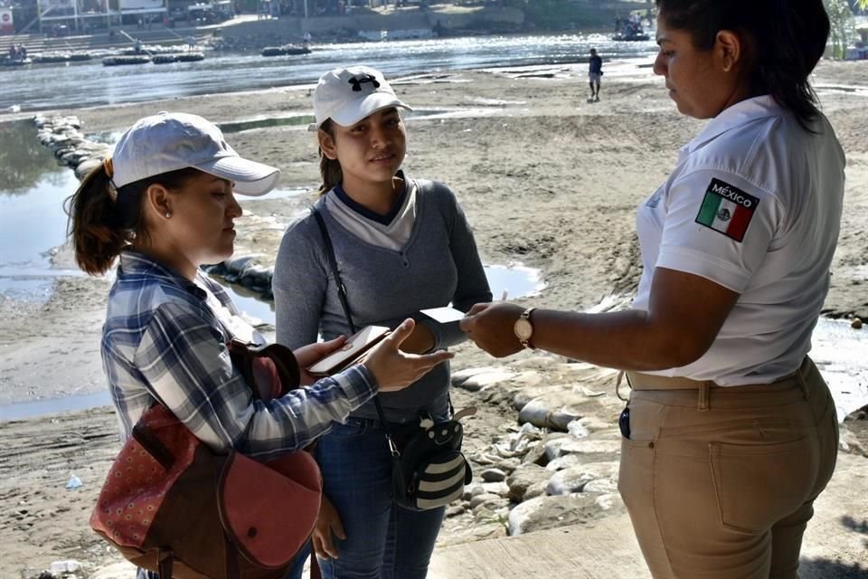 Agentes de Migración también están desplegados en la zona.