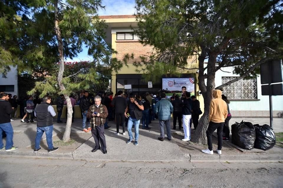 Un alumno mató a una maestra e hirió a cinco compañeros y un docente más.