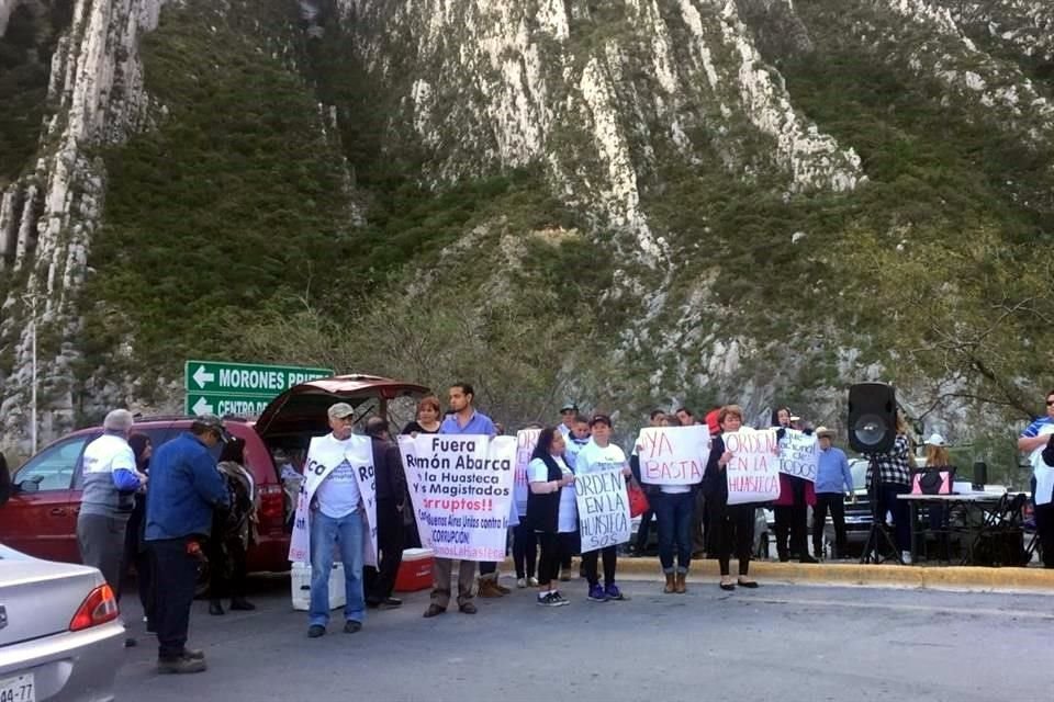 Los ciudadanos que convocaron a la manifestación exigieron la publicación de un plan de manejo del parque.