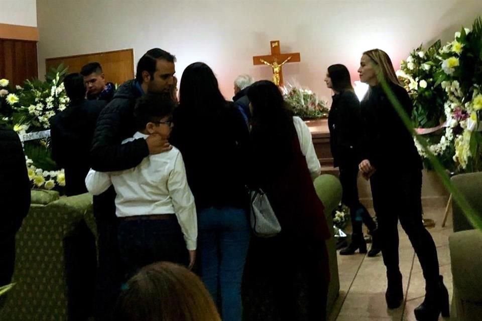 La maestra fue velada en una funeraria del centro de Gómez Palacio, Durango.