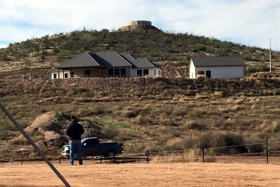 El Presidente sostuvo en la comunidad de La Mora, en Bavispe, una de las tres reuniones que ha tenido con integrantes de las familias LeBarón y Langford.