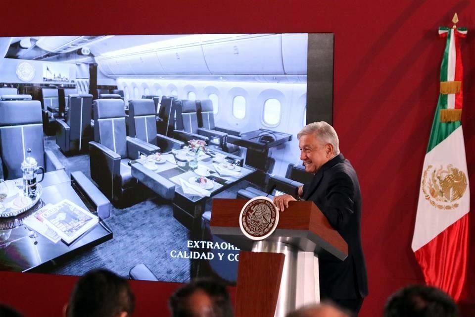 Para los panistas, la negativa del tabasqueño a usar el avión presidencial es un capricho.