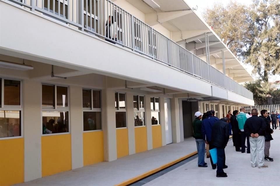 Las escuelas llevan más de un año sin alumnos ni personal educativo debido a la pandemia de Covid-19.