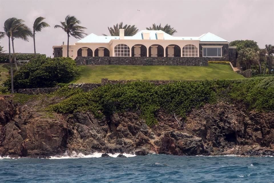 Fiscalía general de las Islas Vírgenes estadounidenses pidió la confiscación del patrimonio (foto) de Jeffrey Epstein por crear red de tráfico y abuso de menores.