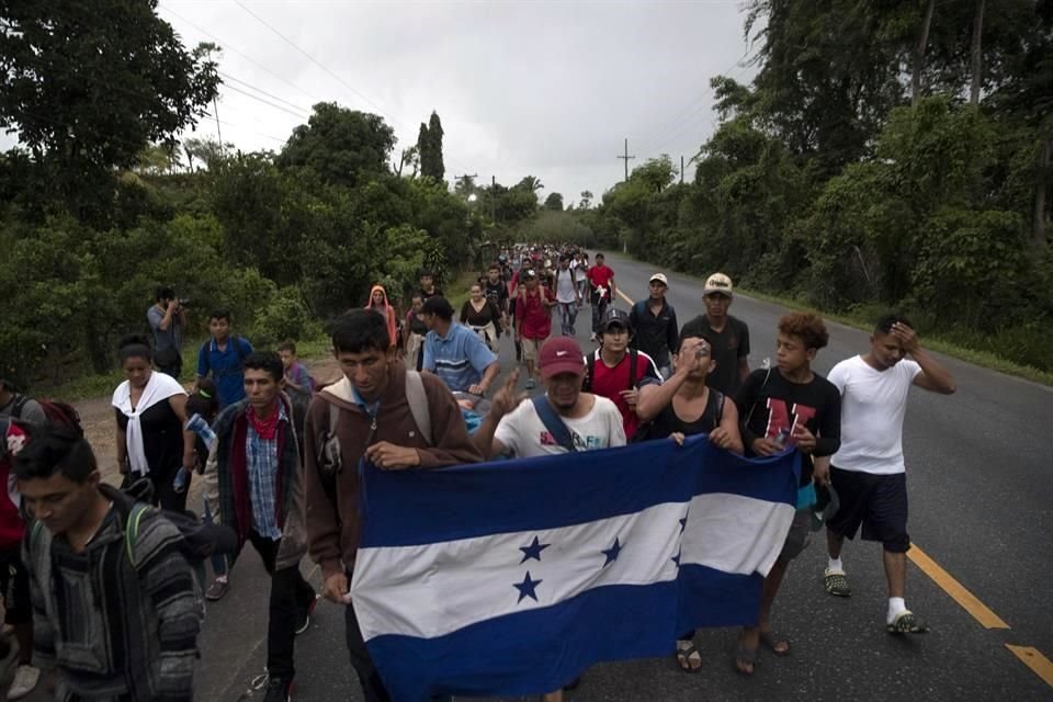 Migrantes hondureños en Entre Ríos, Guatemala, en su camino hacia EU.