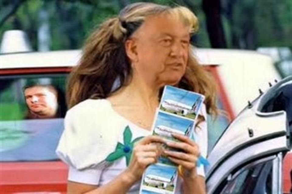 El Presidente López Obrador planteó la posibilidad de realizar una rifa del avión presidencial, cuyo 'cachito' costaría 500 pesos.