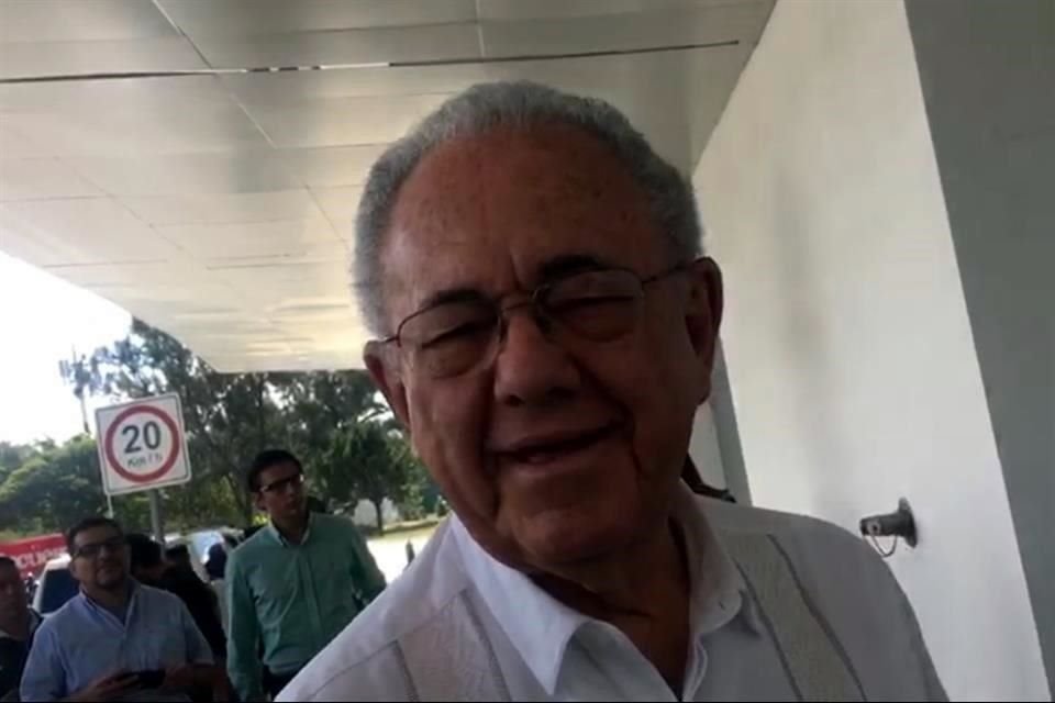 El Secretario de Comunicaciones consideró que hay otras opciones para vender el avión.