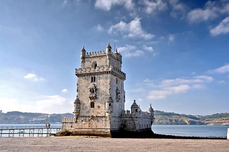 Lisboa, la capital de Portugal, es el sitio ideal para hacer una pausa y disfrutar cada puesta de sol.