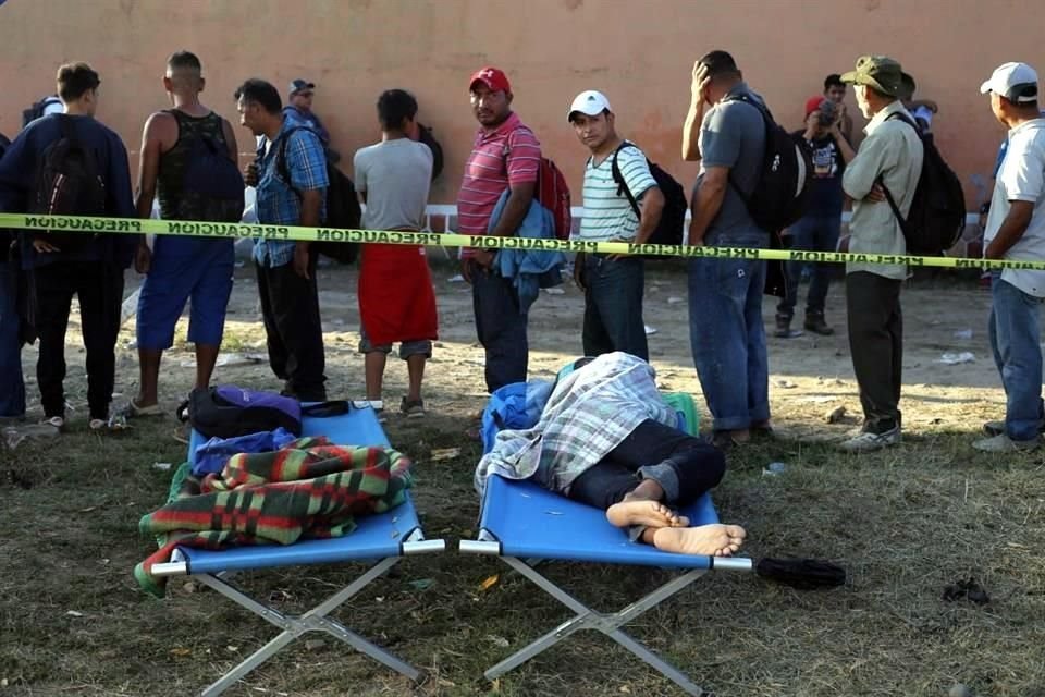 A los extranjeros no se les permitió permanecer en el Parque Central de la localidad.