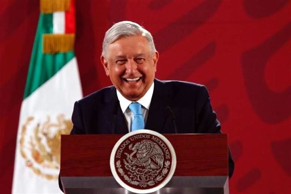 El Presidente Andrés Manuel López Obrador se río por los memes de avión presidencial y descartó que la rifa sea una ocurrencia.