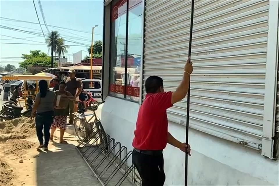 Comercios cerraron en el municipio.