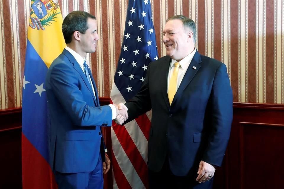 AME3558. BOGOTÁ (COLOMBIA), 20/01/2020.- El líder opositor venezolano Juan Guaidó (i) se reunió con el Secretario de Estado de Estados Unidos, Mike Pompeo.