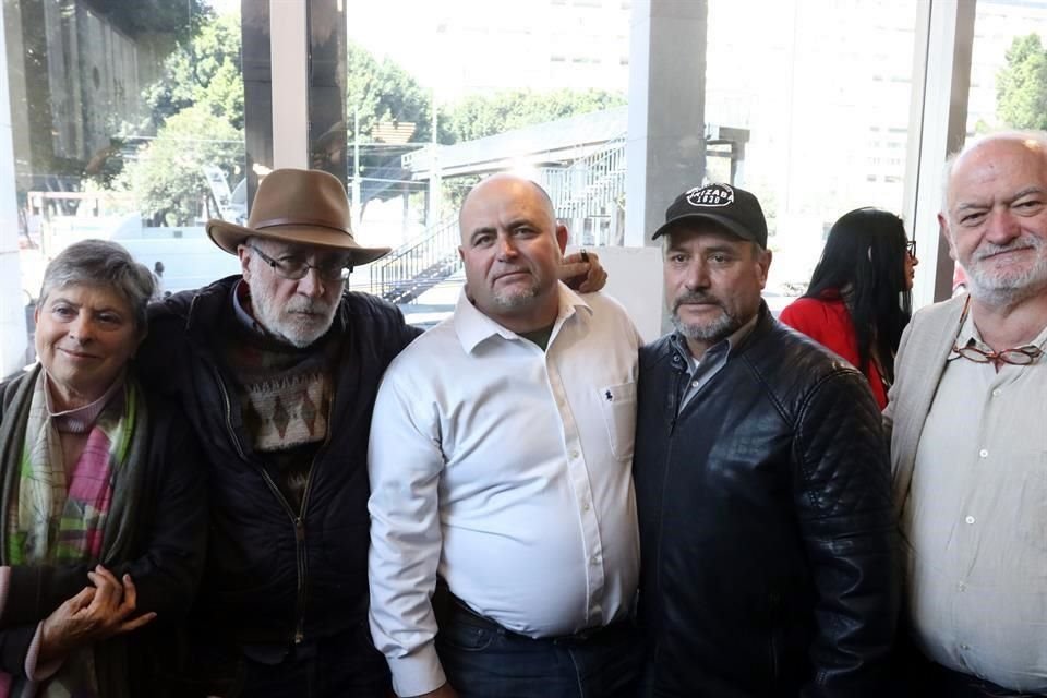 Javier Sicilia e integrantes de la familia LeBarón convocaron a una marcha contra la violencia.