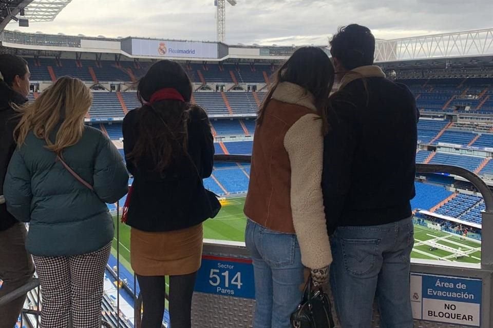 También hay que tomar un tour por el estadio Estadio Santiago Bernabéu.