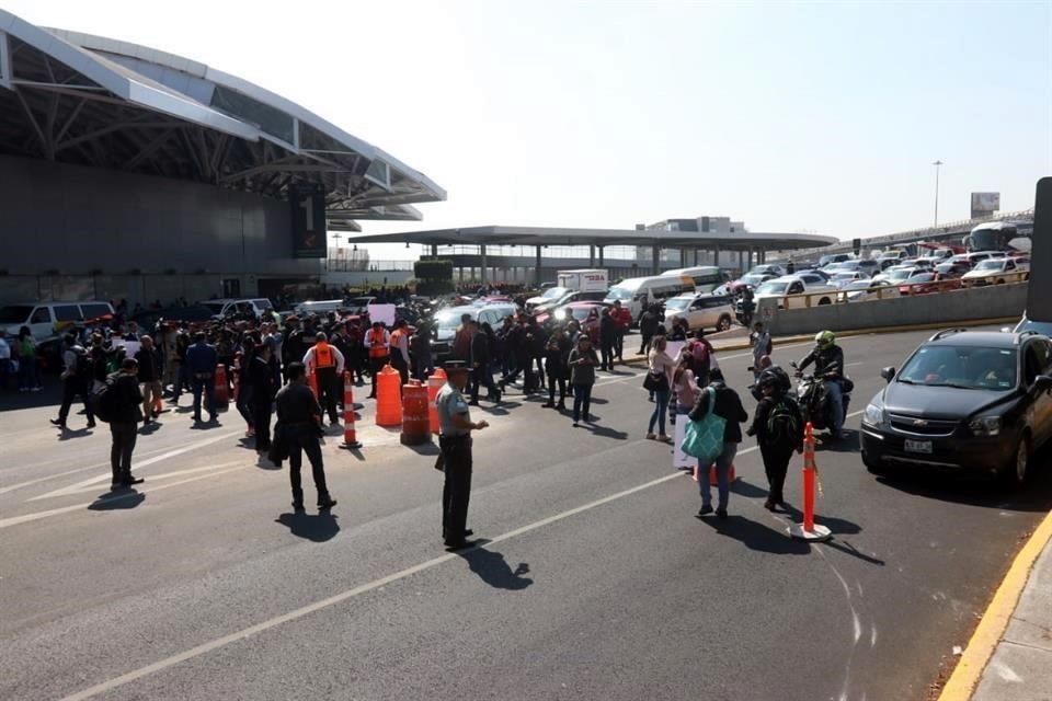 La protesta ha causado caos vial.