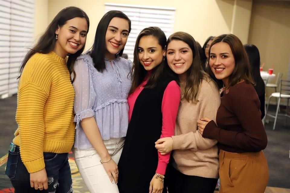 Pamela Villarreal, Daniela Flores, Sofía Galván, Sara Leal y Greta Medina