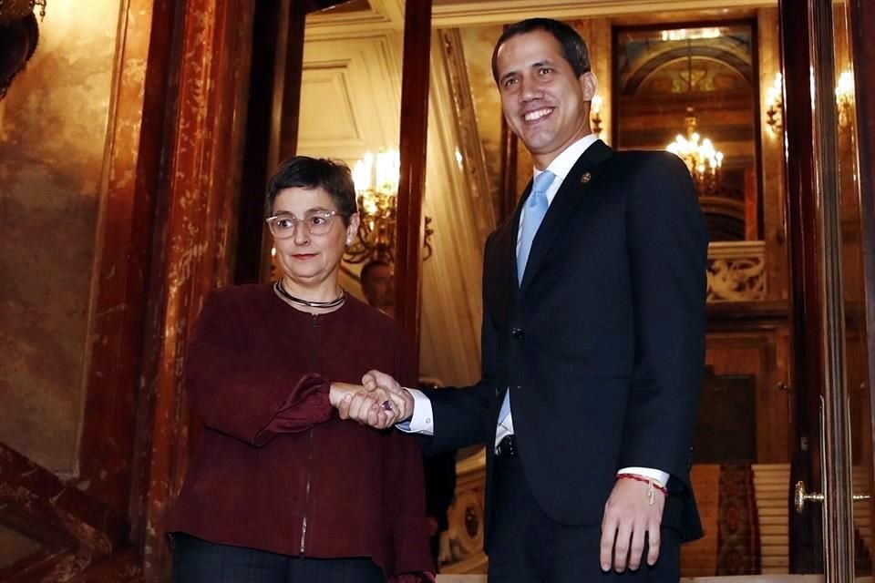 La Ministra de Asuntos Exteriores de España Arancha González Laya, y el presidente de la Asamblea Nacional de Venezuela, Juan Guaidó.