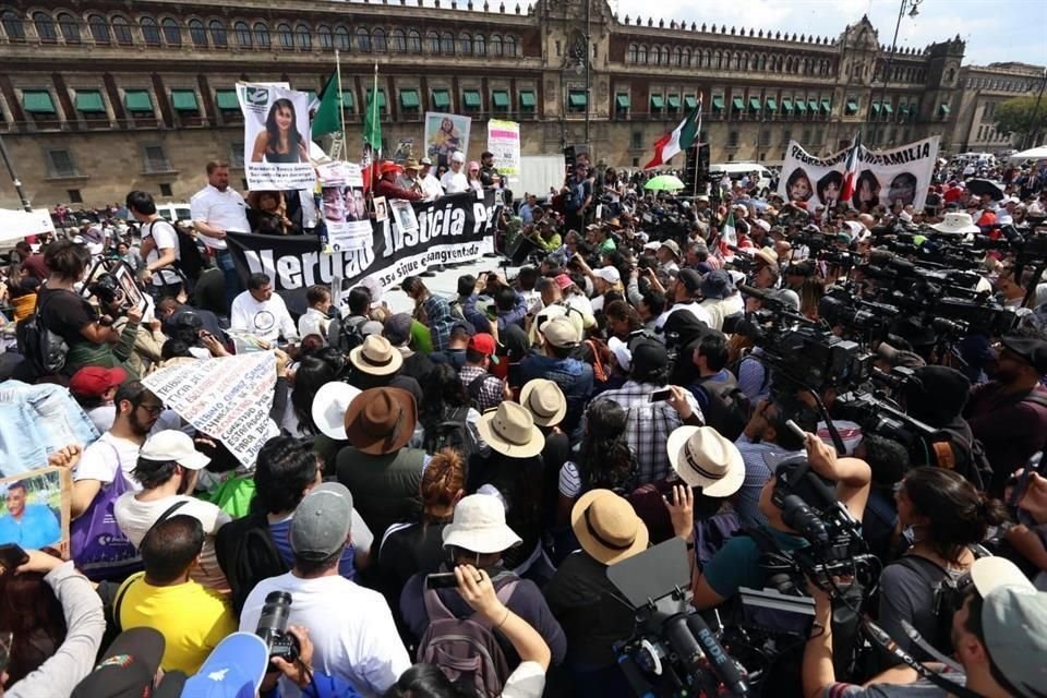 Los LeBarón y Sicilia en su mensaje.