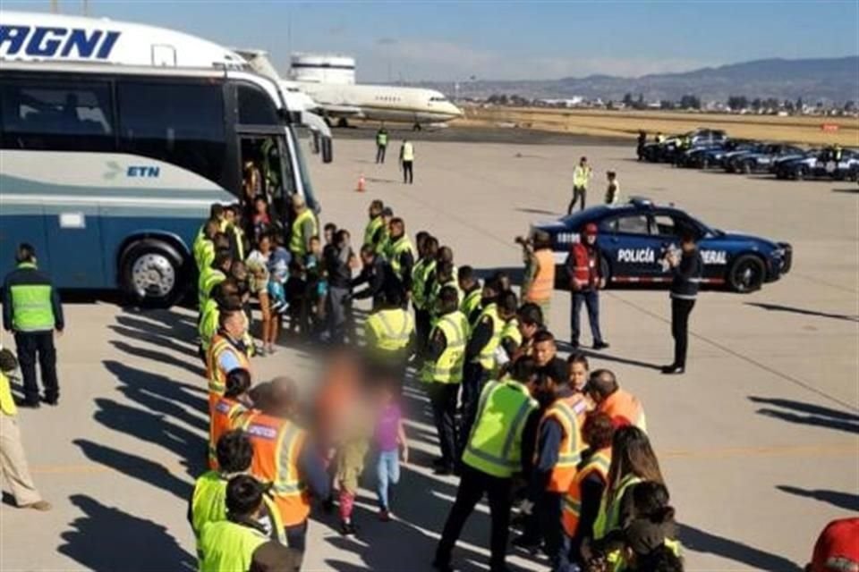 Los migrantes fueron repatriados a Honduras en dos vuelos que salieron de Toluca.