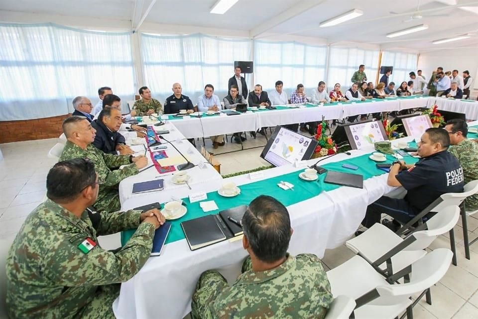 El despliegue de las fuerzas de seguridad empezó luego de que el Mandatario estatal encabezó la ceremonia de la instalación de la mesa de la coordinación para la construcción de la paz en Chilapa.