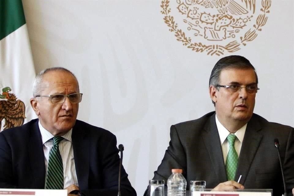 Jesús Seade (izq.) y Marcelo Ebrard (der.).