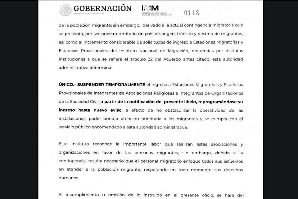 El INM suspendió temporalmente el ingreso de organizaciones civiles y religiosas a estaciones migratorias debido a la 'actual contingencia'.