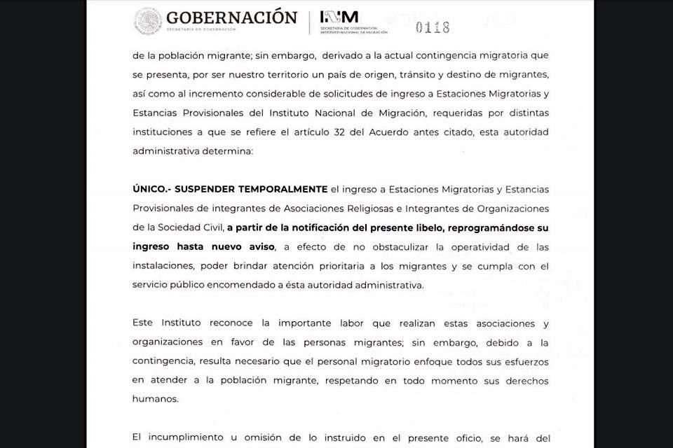 El INM suspendió temporalmente el ingreso de organizaciones civiles y religiosas a estaciones migratorias debido a la 'actual contingencia'.