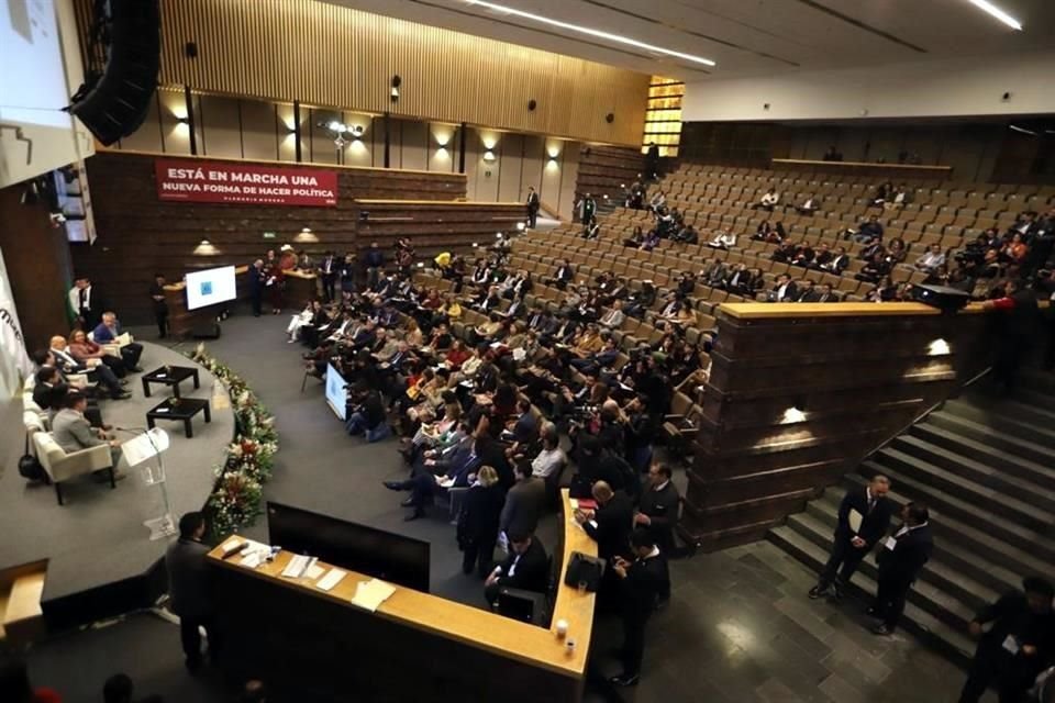 El Auditorio Aurora Jiménez de la Cámara de Diputados lució semivacío.