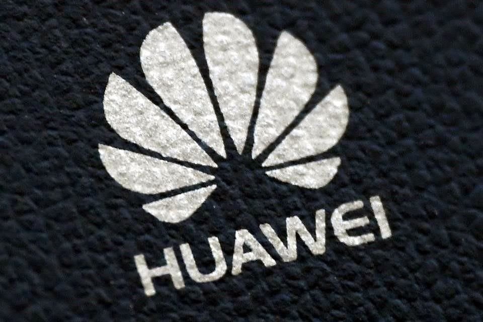 La norma enmienda la inclusión de Huawei en su 'lista de entidades', lo que  restringe las ventas de bienes y tecnología estadounidenses a la firma.