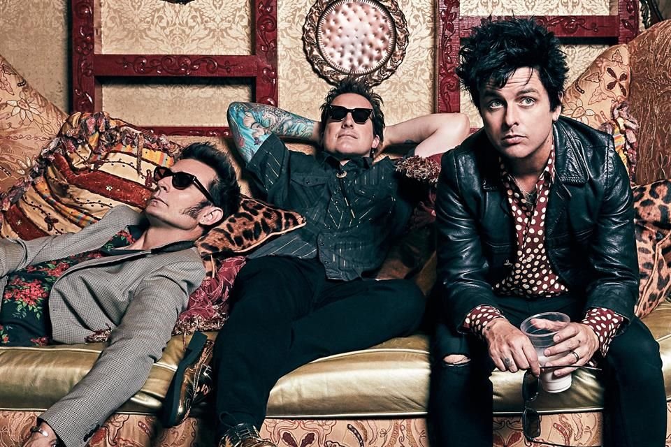 Billie Joe Armstrong, Tré Cool y Mike Dirnt lanzan este viernes su disco 'Father of All Motherfuckers'.