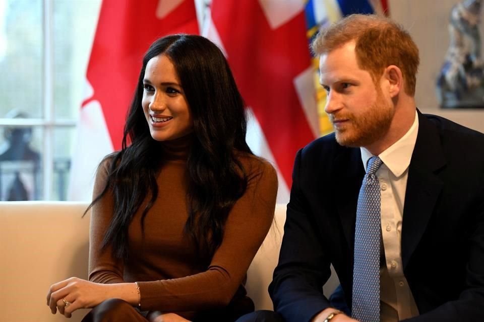 El Príncipe Enrique y Meghan Markle recibiría invitación para presentar la categoría a Mejor Película en los Óscar.