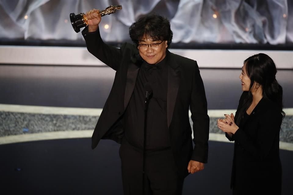 La cinta de Bong Joon-Ho logró los galardones a Mejor Película, Director, Guion y Película Internacional.