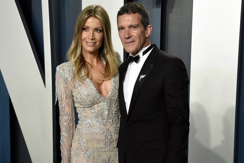 Nicole Kimpel y Antonio Banderas fueron a la fiesta de Vanity Fair en sendos trajes de Pronovias.