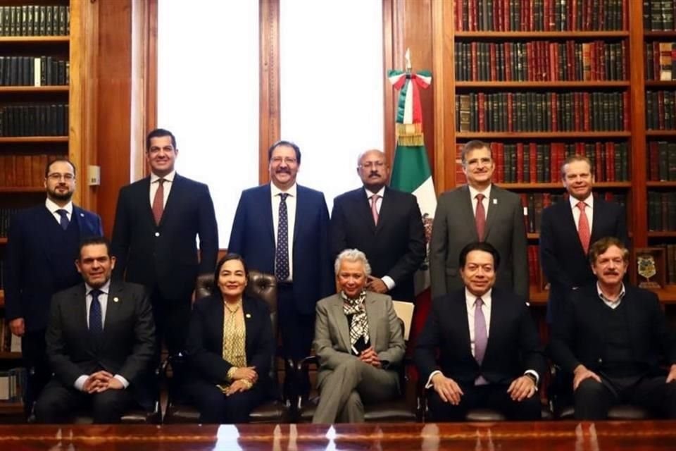 Los coordinadores parlamentarios se reunieron con la Secretaria de Gobernación.