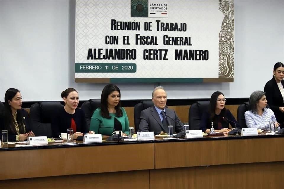 Alejandro Gertz Manero, FGR. Laura Rojas , presidenta de la mesa directiva de la cámara Diputados. Reunión de trabajo del Titular de FGR con diputados