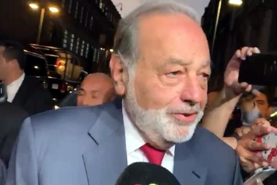 Carlos Slim arribó a la Palacio Nacional cerca de las 19:00 horas.