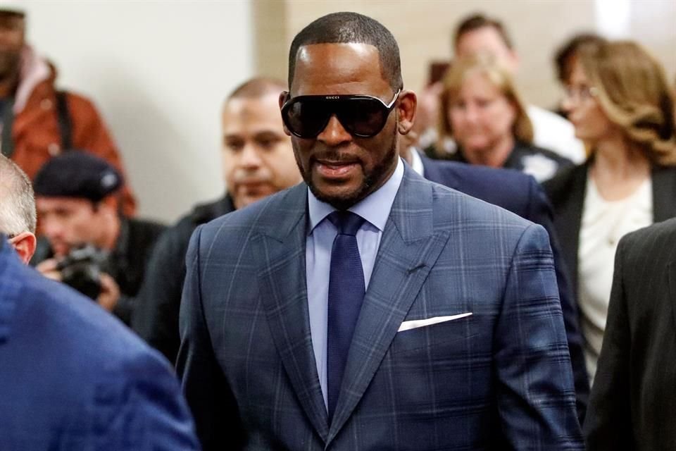 La actualización de la acusación contra R. Kelly incluye a una nueva presunta víctima de violación.